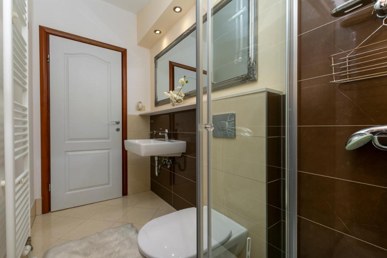 Apartments Villa White House Omiš Exterior foto