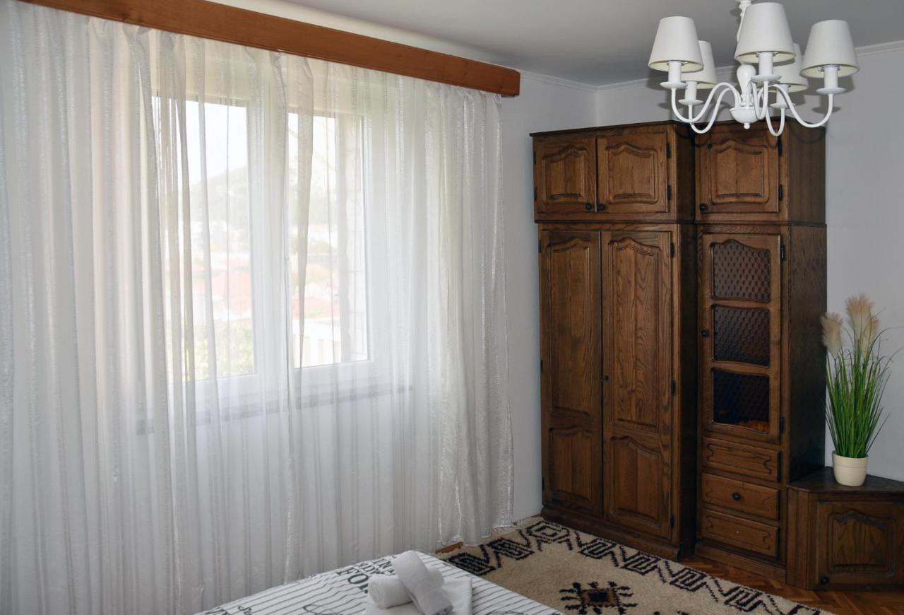 Apartments Villa White House Omiš Exterior foto