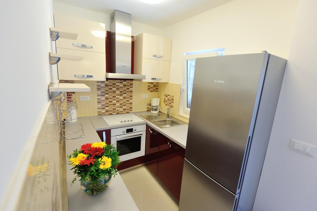 Apartments Villa White House Omiš Habitación foto