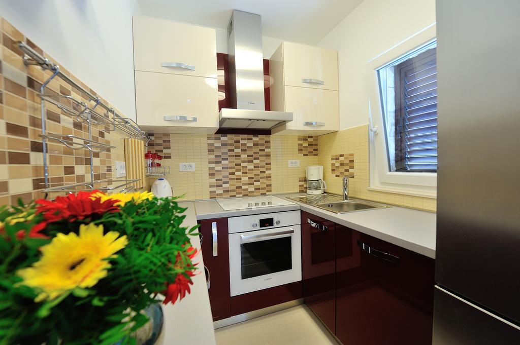 Apartments Villa White House Omiš Habitación foto